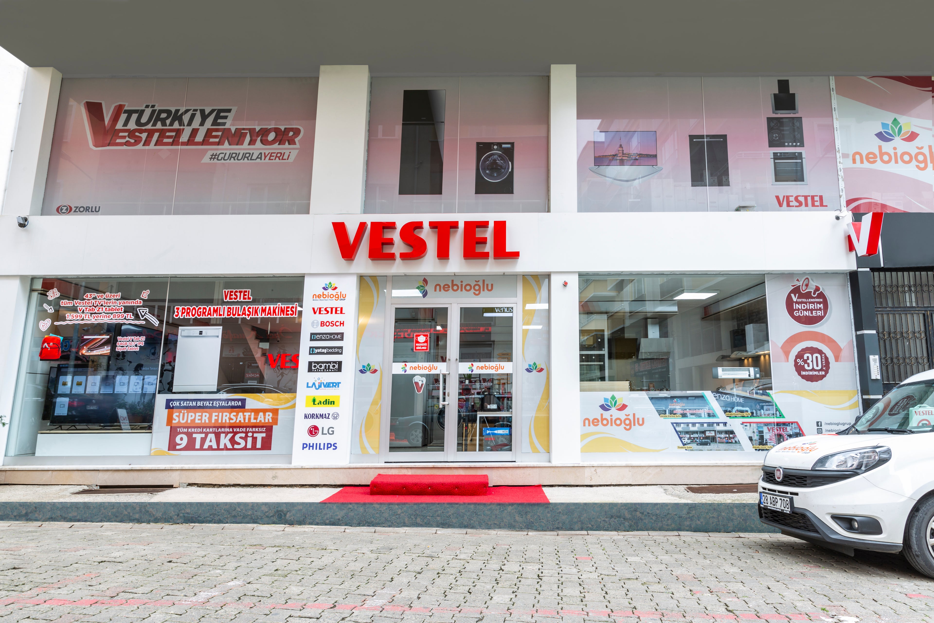 Eynesil Vestel mağazasının ön görünümü
